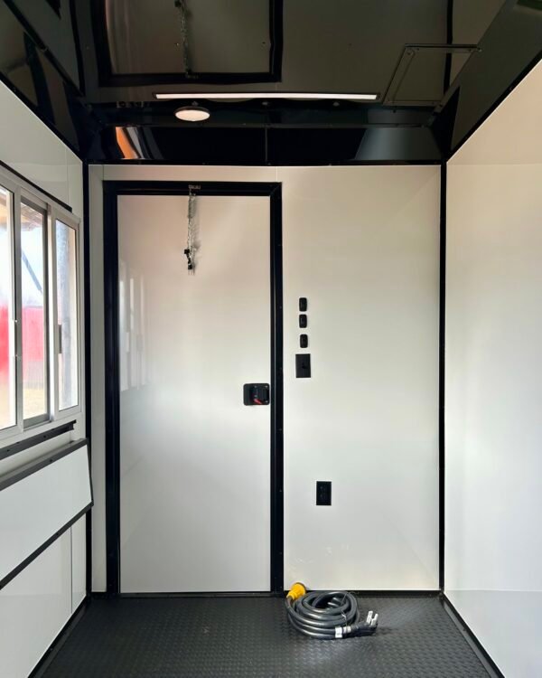 Cynergy Cargo 6X12SA Cargo / Enclosed