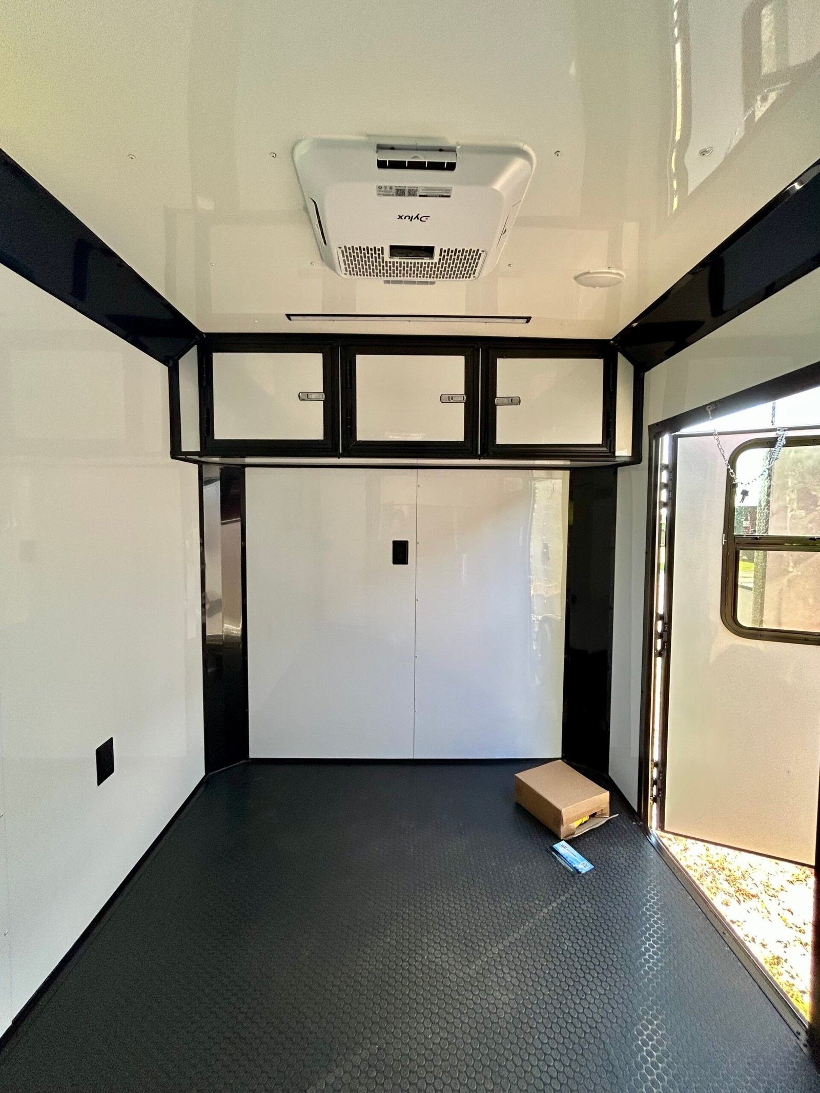 New Cynergy Cargo 7x14TA Pet Grooming Trailer - Image 4