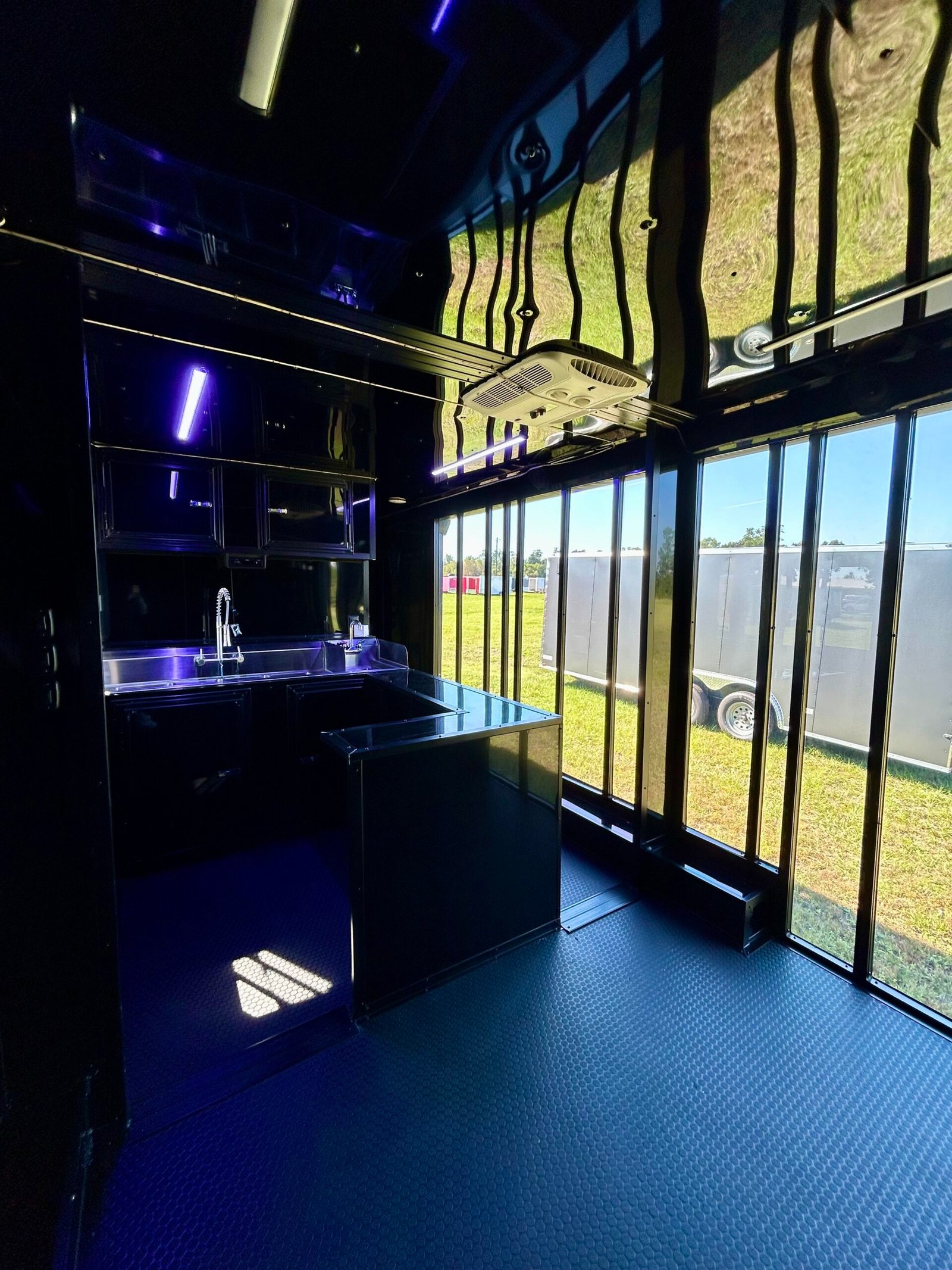 Cynergy Cargo 8.5X18TA Vending / Concession Trailer - Image 4