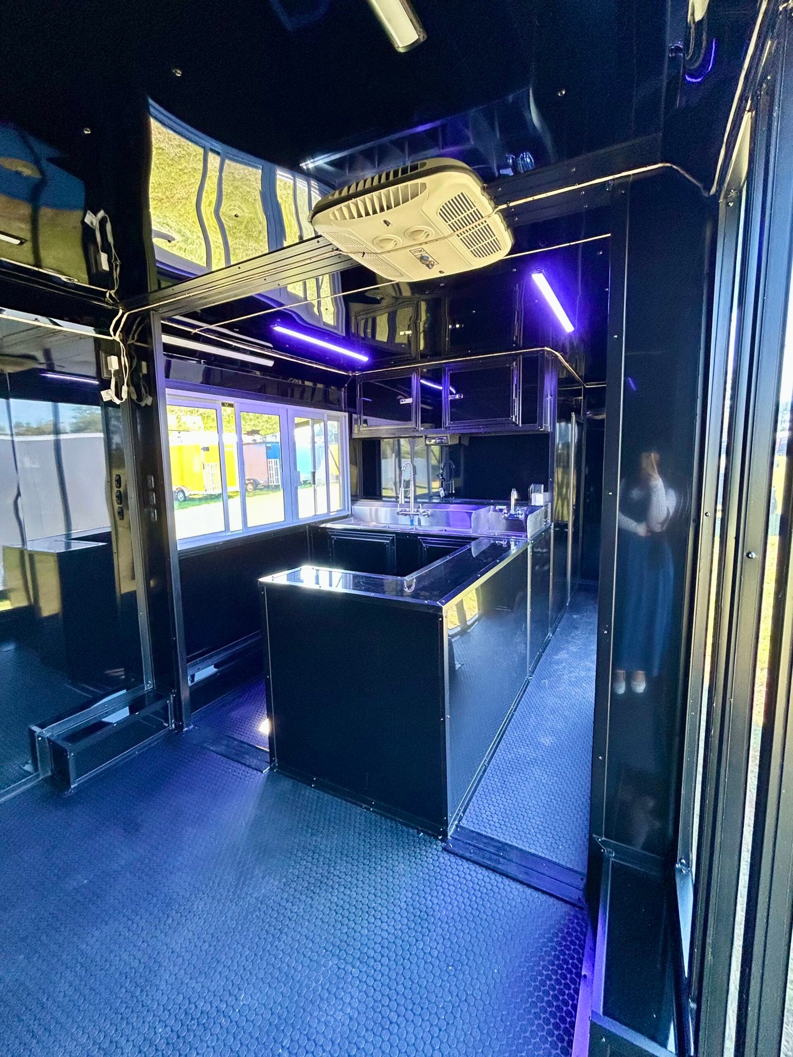 Cynergy Cargo 8.5X18TA Vending / Concession Trailer - Image 3